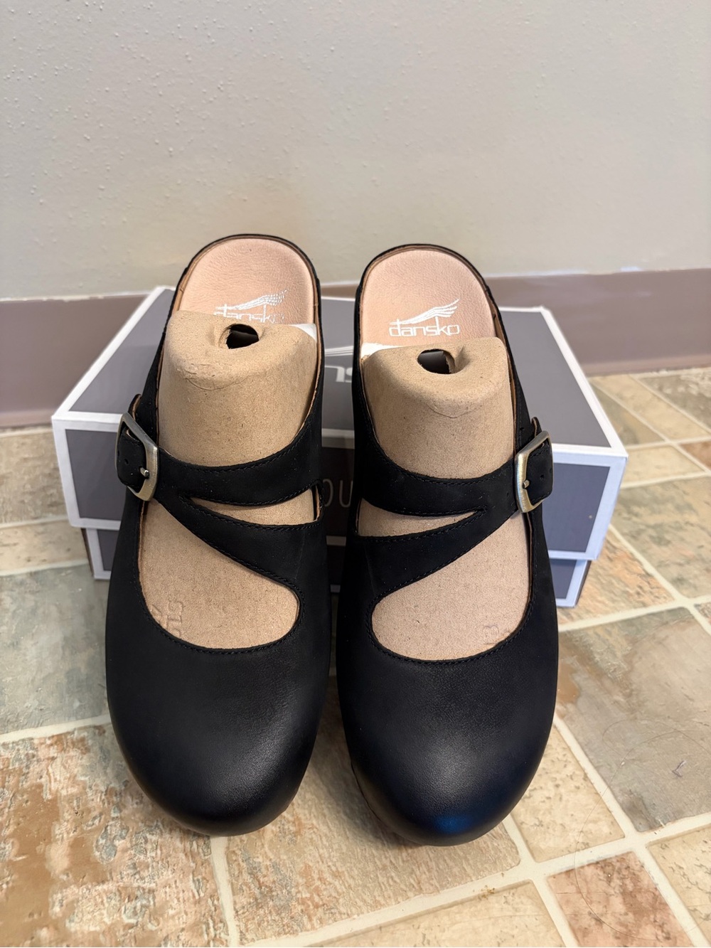 NWT Black Dansko Brittany Clogs